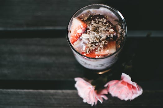 healthy berry yogurt parfait