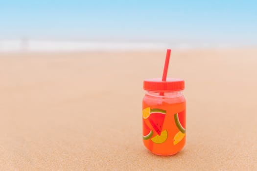 smoothie in a travel jar